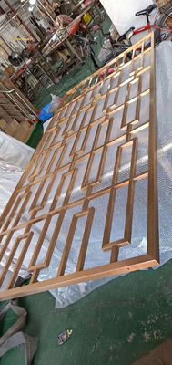 سعر جيد 201 304 مرآة ذهبية اللون مقسم غرفة من الفولاذ المقاوم للصدأ حجم قابل للتخصيص الانترنت