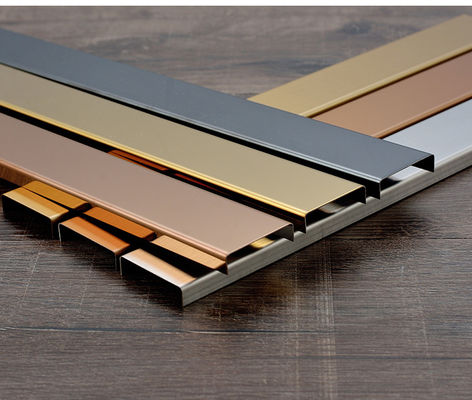 سعر جيد 0.65 مللي متر البطانة المعدنية شرائط الفولاذ المقاوم للصدأ بلاط تقليم ديكور داخلي داخلي الانترنت