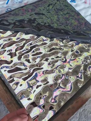 سعر جيد المرايا الفضية المياه الموجة ورقة الفولاذ المقاوم للصدأ صفيحة الديكور السقف الانترنت