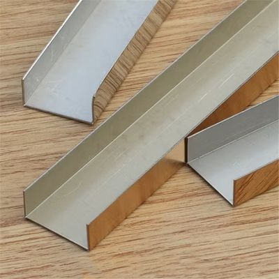 سعر جيد 304 الفولاذ المقاوم للصدأ U بروفيل البلاط التجميل مع V خطاف / تقنية الانحناء وطول 2438mm/3048mm الانترنت