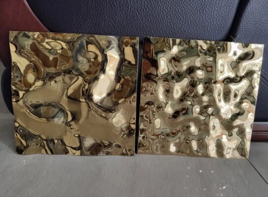 سعر جيد 304 درجة الذهب المرايا النهاية المياه الموجة صفيحة الفولاذ المقاوم للصدأ مع 0.65mm سمك للتطبيقات الزخرفية الانترنت