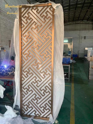 سعر جيد اللون البني حسب الطلب الحجم 201 الفولاذ المقاوم للصدأ غرفة مقسمة المعدنية الشاشة الزخرفية الانترنت