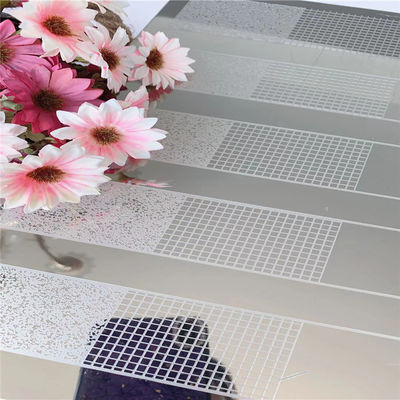 ورقة محفورة من الفولاذ المقاوم للصدأ 304 مع إكمال المرآة و 1219x3048mm الحجم للتطبيقات الزخرفية