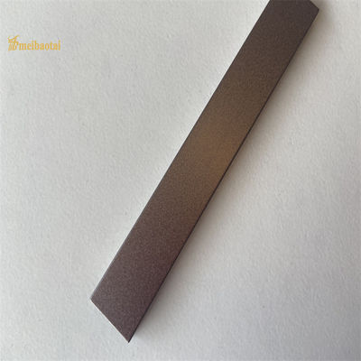 سعر جيد 201304 AISI الفولاذ المقاوم للصدأ بلاط تقليم U شكل ساندبلاست الانتهاء من خط الشعر الانترنت